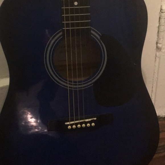 This guitar is good guitar can’t use Bc of Space - Picture 4 of 6